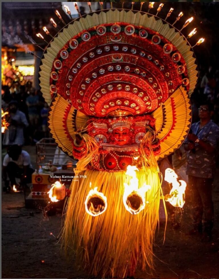 Aalott Bhagavathi Theyyam / Rudral Bhagavathi Theyyam