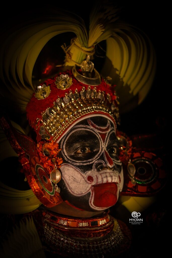 Karimgulikan Theyyam