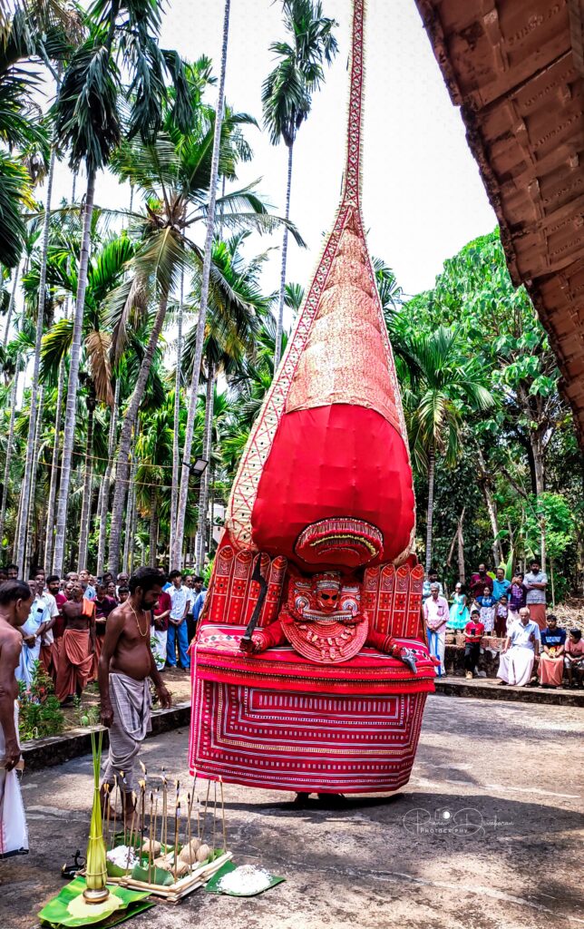Kariyappil Bhagavathi Theyyam / Kariyappilamma Theyyam