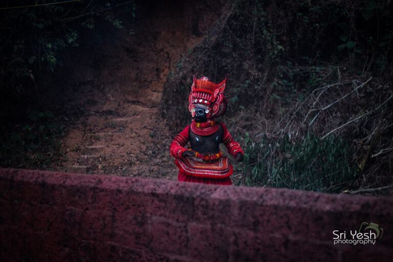 Karutha Bhootham Theyyam I Karimpootham Theyyam
