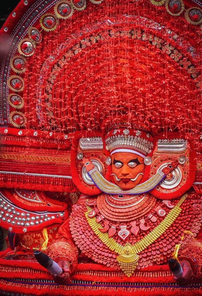 Muchilottu Bhagavathi Theyyam / Veezhala Bhagavathi Theyyam
