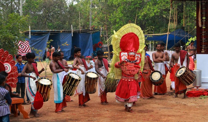 Pakka Theyyam
