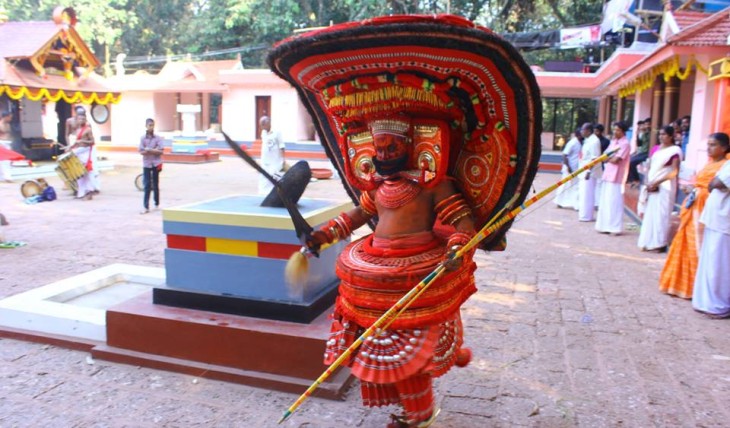 Pallakkoruvedan Daivam Theyyam