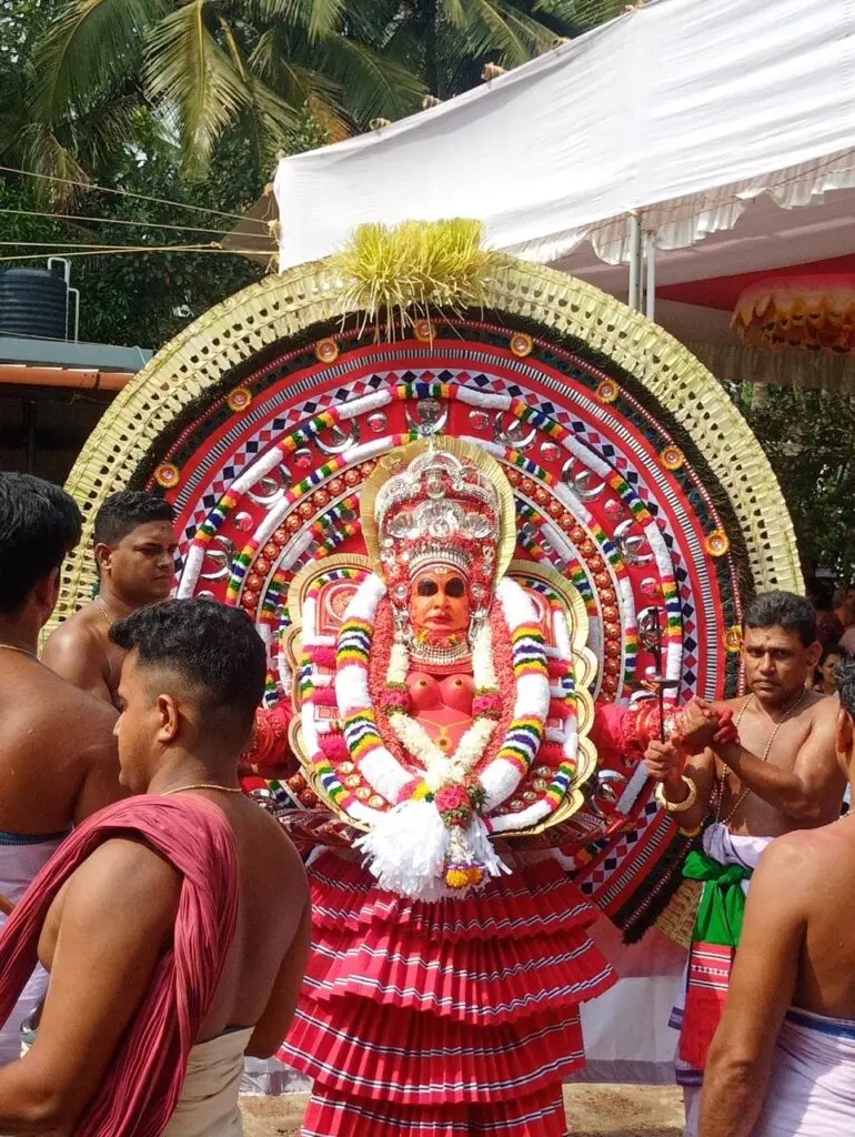 Adoor Chamundi Theyyam