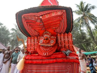 Chembilottu Bhagavathi Theyyam / Chembilottu Pothi Theyyam