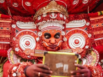 Dhoomra Bhagavathi Theyyam / Dhooma Bhagavathi Theyyam / Dhoomran Theyyam