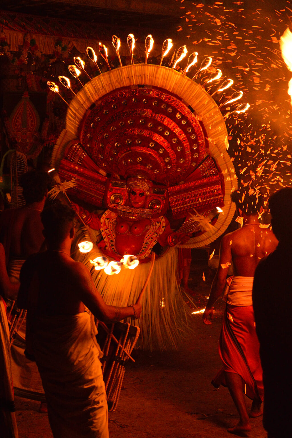 Dhoomra Bhagavathi Theyyam / Dhooma Bhagavathi Theyyam / Dhoomran Theyyam