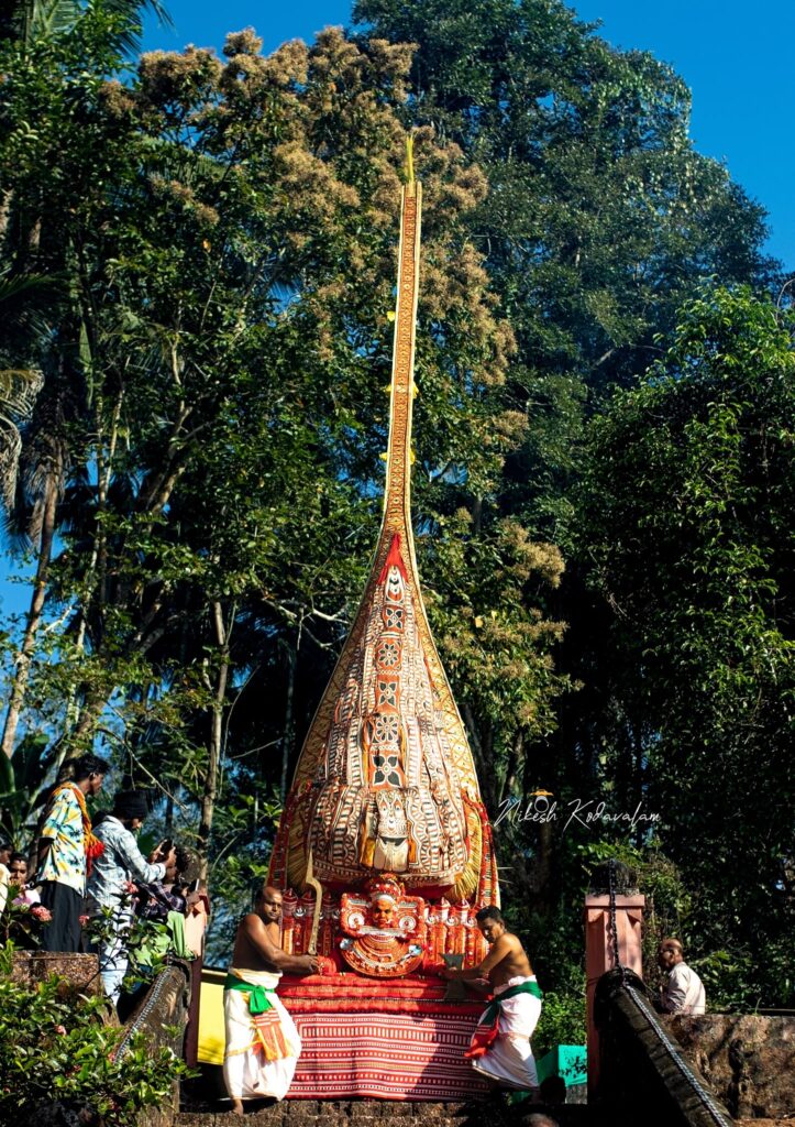 Kammadath Bhagavathi Theyyam / Kammadathamma Theyyam / Dhandyanganath Bhagavathi Theyyam