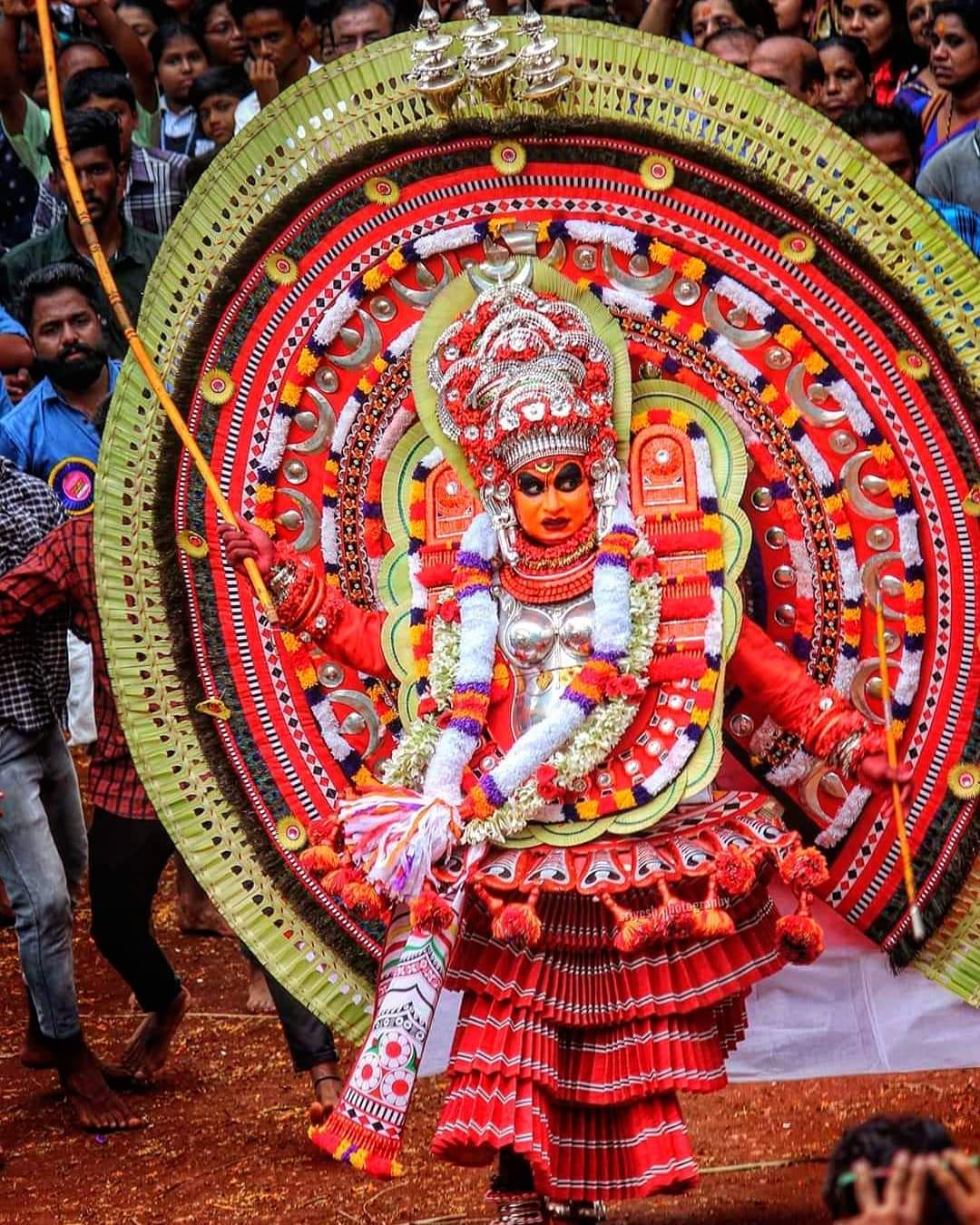 Moovalamkuzhi Chamundi Theyyam