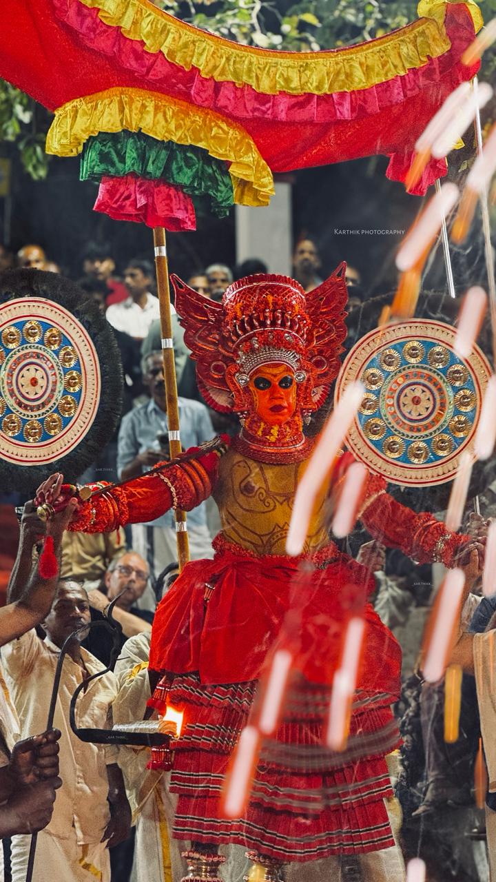 Thacholi Othenan Theyyam