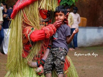 Uchitta Bhagavathi Theyyam / Vadakkinakathachi Theyyam