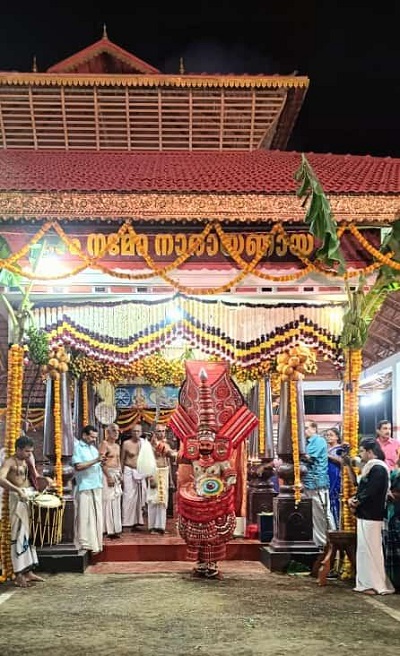 Uthamanthil Sreekandan Daivam Theyyam